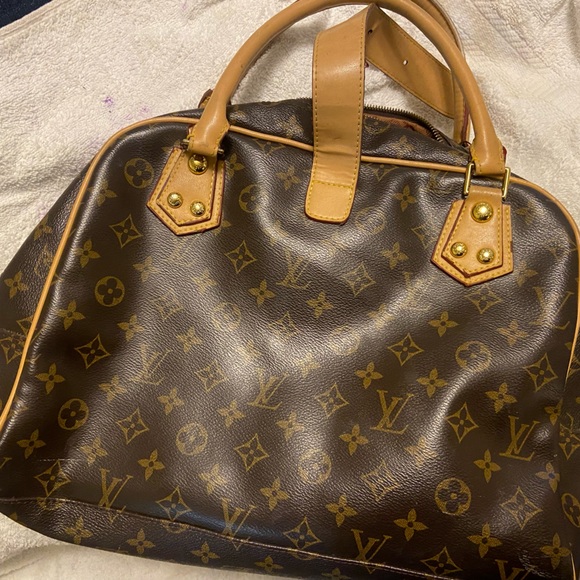 Louis Vuitton bag authentic some signs of wear but in decent condition - Picture 2 of 5
